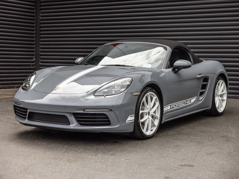 Certified 2024 Porsche 718 Boxster RWD image 1
