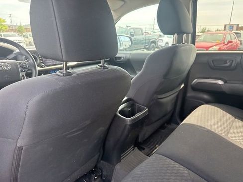 Used 2021 Toyota Tacoma SR5 w/ Trail Edition AWD/4WD image 29