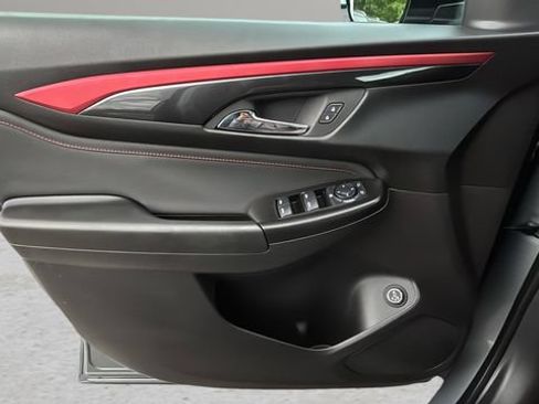 Used 2025 Chevrolet TrailBlazer RS w/ Convenience Package FWD image 17