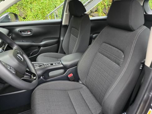 Certified 2025 Honda HR-V LX image 23