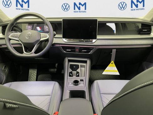 New 2026 Volkswagen Tiguan SE image 8