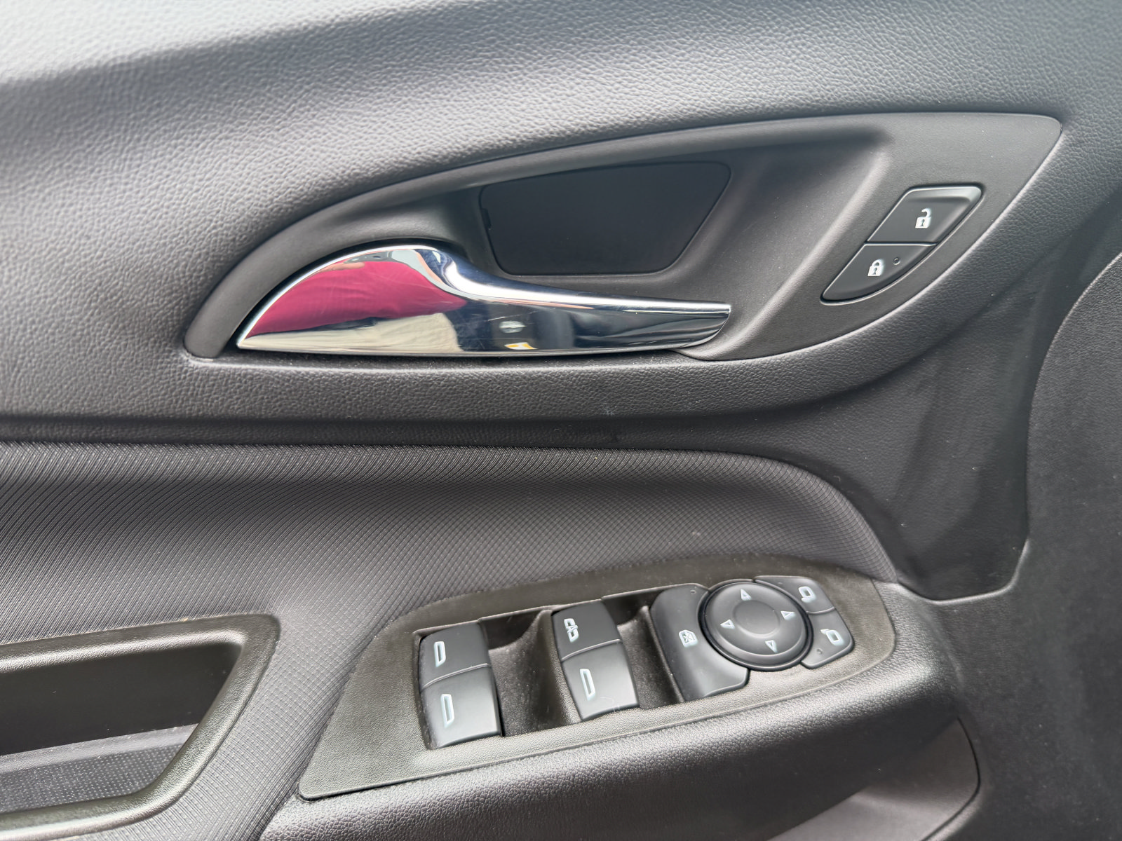 Used 2023 Chevrolet Equinox RS AWD/4WD image 17
