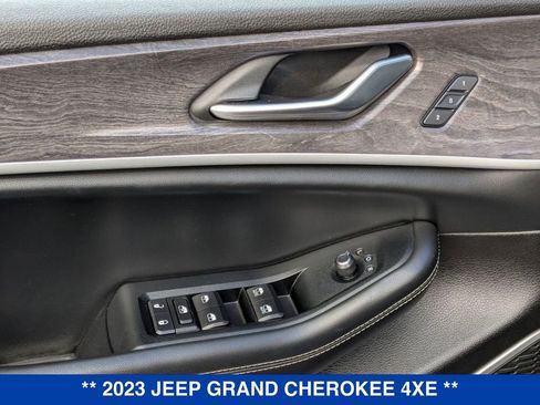 Used 2023 Jeep Grand Cherokee 4WD 4xe image 12
