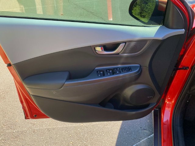 Used 2019 Hyundai Kona Ultimate FWD image 12