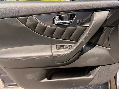 Used 2011 INFINITI FX35 AWD w/ Premium Pkg image 15