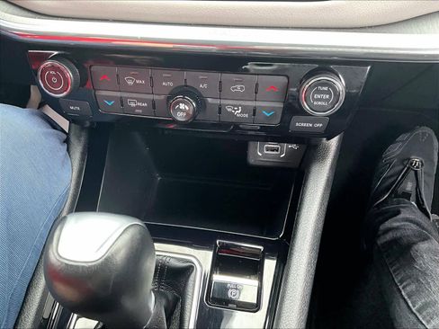 Used 2023 Jeep Compass Limited w/ Sun and Sound Group AWD/4WD image 26