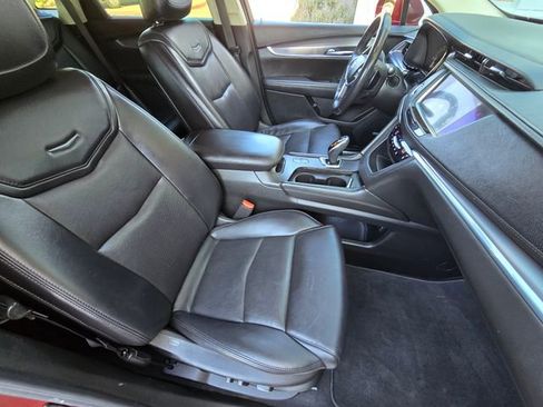 Used 2018 Cadillac XT5 Premium Luxury FWD image 22