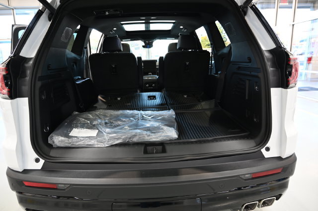 New 2027 GMC Acadia Elevation w/ Black Edition FWD image 29