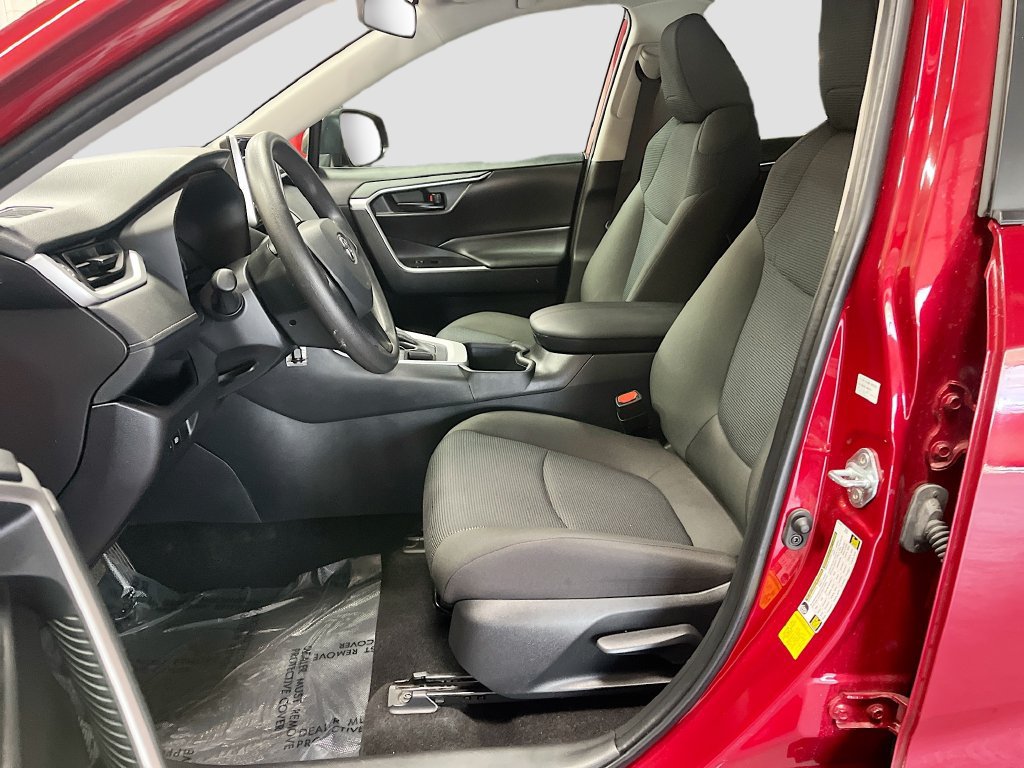 Used 2024 Toyota RAV4 LE AWD/4WD image 20