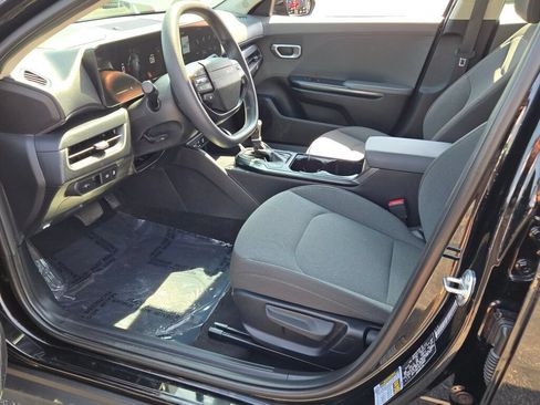 Used 2025 Kia K4 FWD image 26