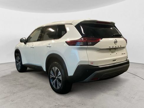 Used 2021 Nissan Rogue SV AWD/4WD image 3