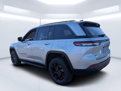 New 2026 Jeep Grand Cherokee Altitude AWD/4WD image 5