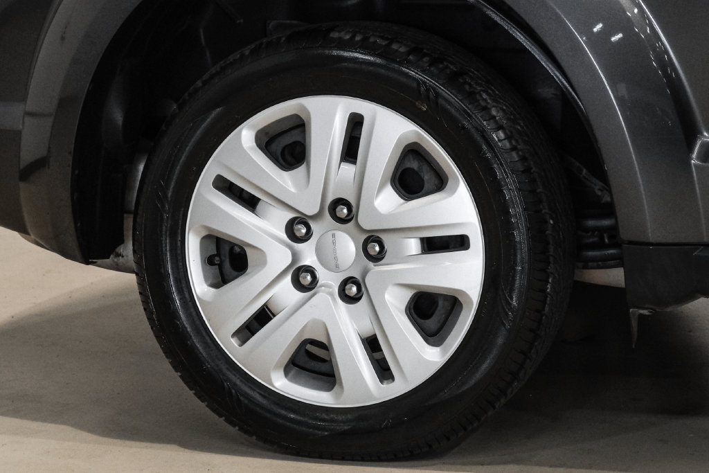 Used 2019 Dodge Journey SE FWD image 52