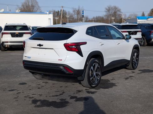 Used 2024 Chevrolet Trax RS w/ Sunroof Package image 10