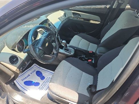 Used 2014 Chevrolet Cruze LS FWD image 6