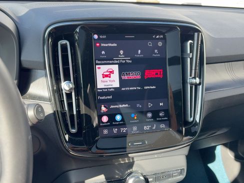 Certified 2023 Volvo XC40 Recharge Ultimate image 24