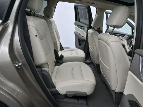 Used 2022 Cadillac XT6 Premium Luxury image 38