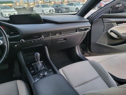 Used 2019 MAZDA MAZDA3 Hatchback image 21