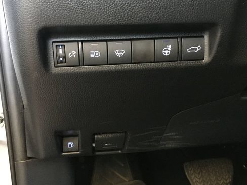 Used 2022 Toyota RAV4 SE w/ Convenience Package AWD/4WD image 20