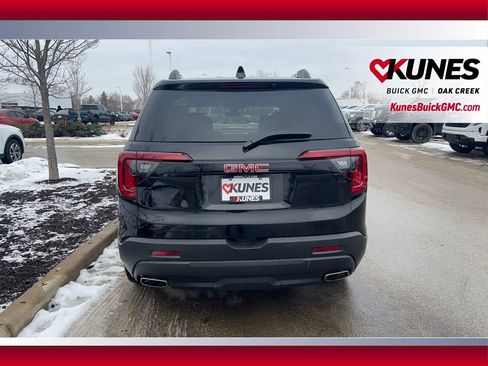 Used 2023 GMC Acadia SLE w/ Driver Convenience Package image 4