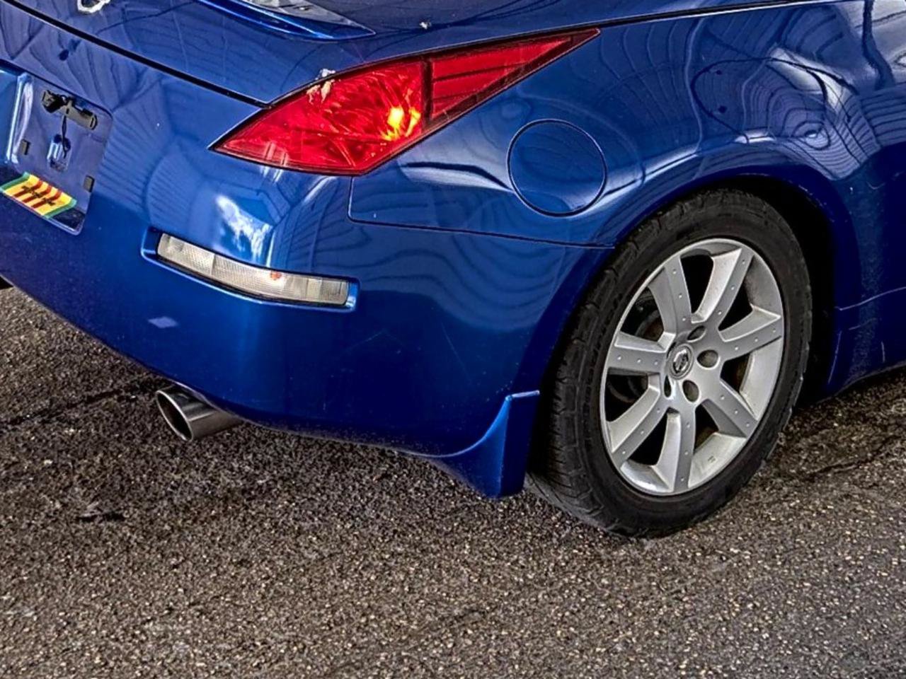 Used 2004 Nissan 350Z Touring w/ Aerodynamics Pkg RWD image 22