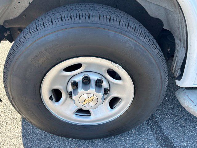 Used 2025 Chevrolet Express 2500 w/ Driver Convenience Package RWD image 22