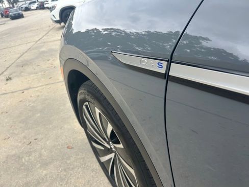 Used 2024 Volkswagen ID.4 S image 31