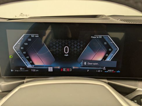 Used 2025 BMW 330i Sedan w/ Premium Package image 16