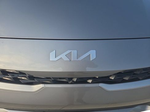 Used 2023 Kia Forte LXS w/ LXS Technology Package FWD image 29