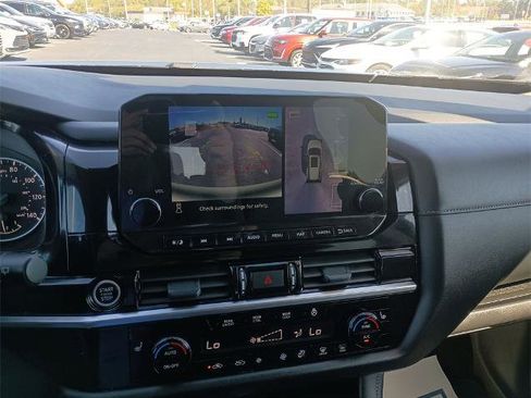 Certified 2024 Nissan Pathfinder SL w/ SL Premium Package image 23