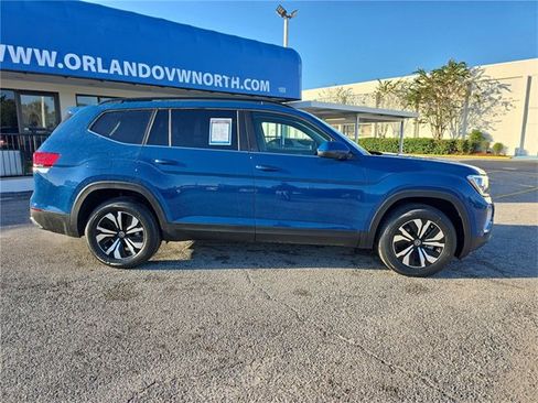 Used 2025 Volkswagen Atlas SE image 3