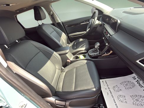 Used 2024 Kia Seltos EX AWD/4WD image 14