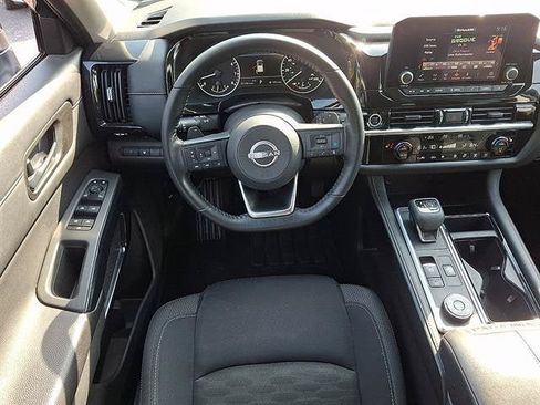 Certified 2024 Nissan Pathfinder SV AWD/4WD image 12