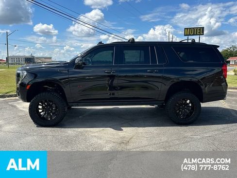 Used 2024 GMC Yukon XL AT4 w/ AT4 Premium Package AWD/4WD image 9