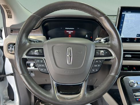 Certified 2022 Lincoln Nautilus Reserve AWD/4WD image 10