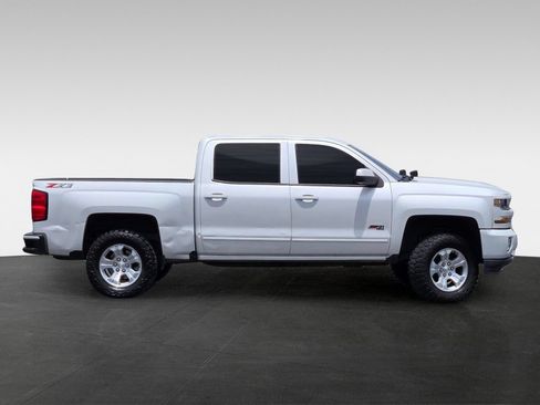 Used 2018 Chevrolet Silverado 1500 LT w/ All Star Edition AWD/4WD image 4