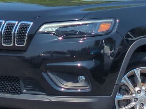 Used 2019 Jeep Cherokee Latitude w/ Popular Appearance Group FWD image 11