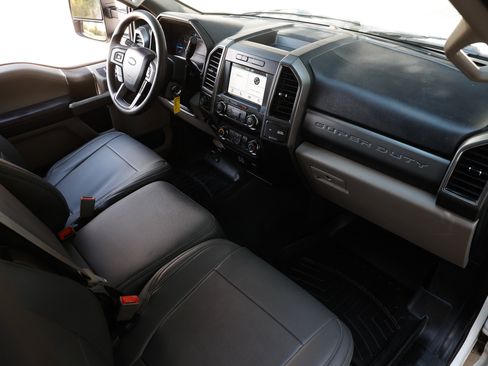Used 2019 Ford F250 XLT w/ Snow Plow Prep Package AWD/4WD image 22