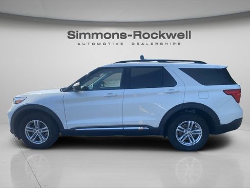 Used 2022 Ford Explorer XLT image 8