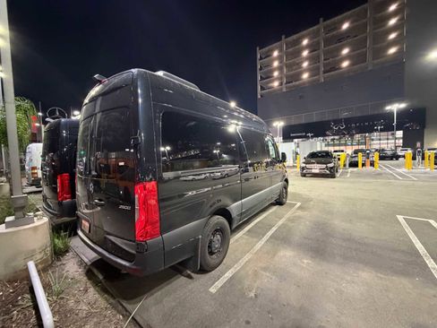 Used 2024 Mercedes-Benz Sprinter 2500 image 3