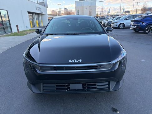 New 2025 Kia K4 LX image 3