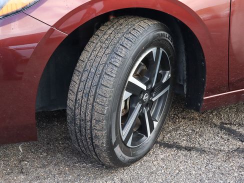 Used 2024 Nissan Sentra SV image 17