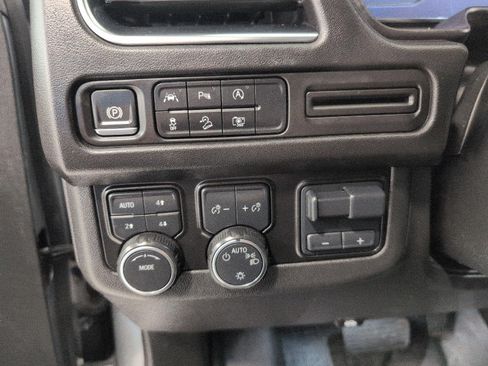 Used 2024 Chevrolet Tahoe Z71 w/ Luxury Package AWD/4WD image 12