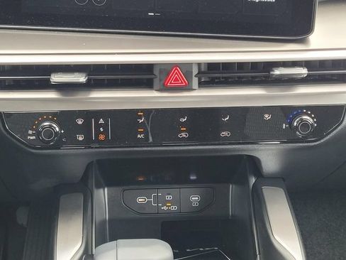New 2026 Kia Sorento LX FWD image 17