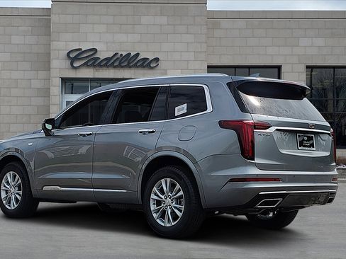 New 2025 Cadillac XT6 Luxury image 4
