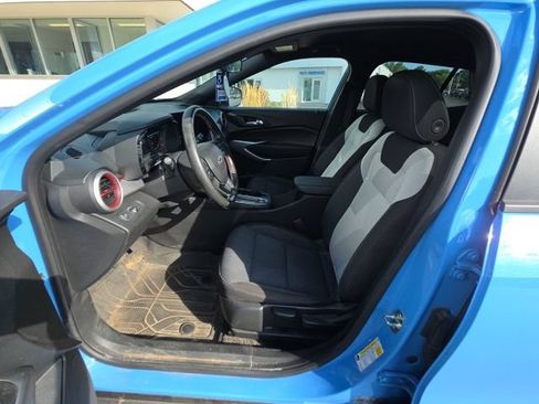 Used 2024 Chevrolet Trax RS w/ Driver Confidence Package FWD image 10