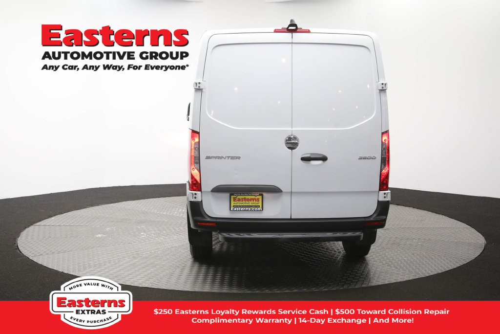 Used 2019 Freightliner Sprinter 2500 RWD image 32