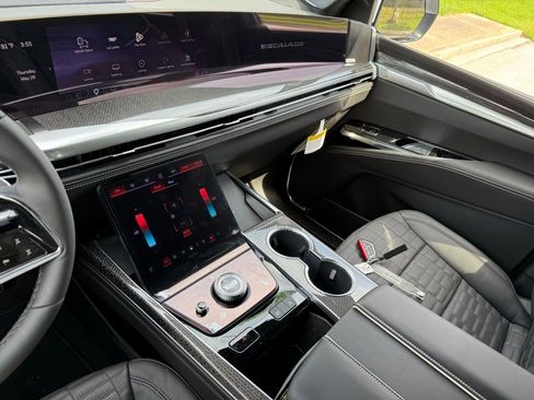 New 2026 Cadillac Escalade V AWD/4WD image 30