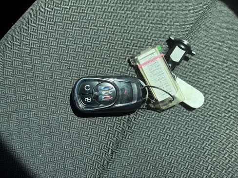 Used 2025 Buick Encore GX Preferred image 23