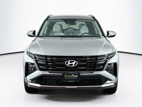 Used 2025 Hyundai Tucson SEL FWD image 2